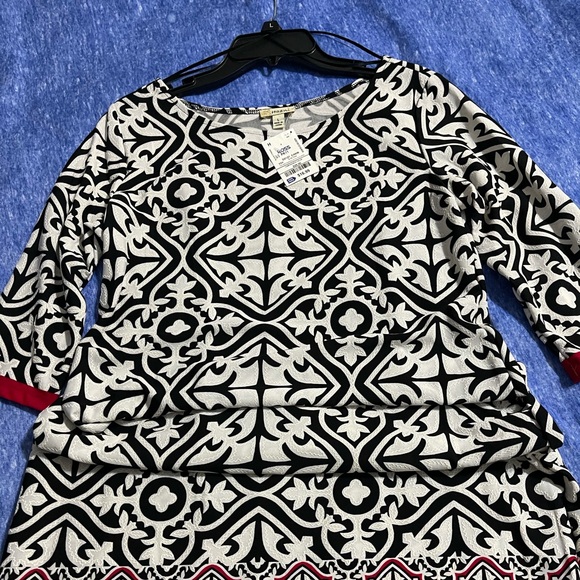 Dress - Picture 2 of 4